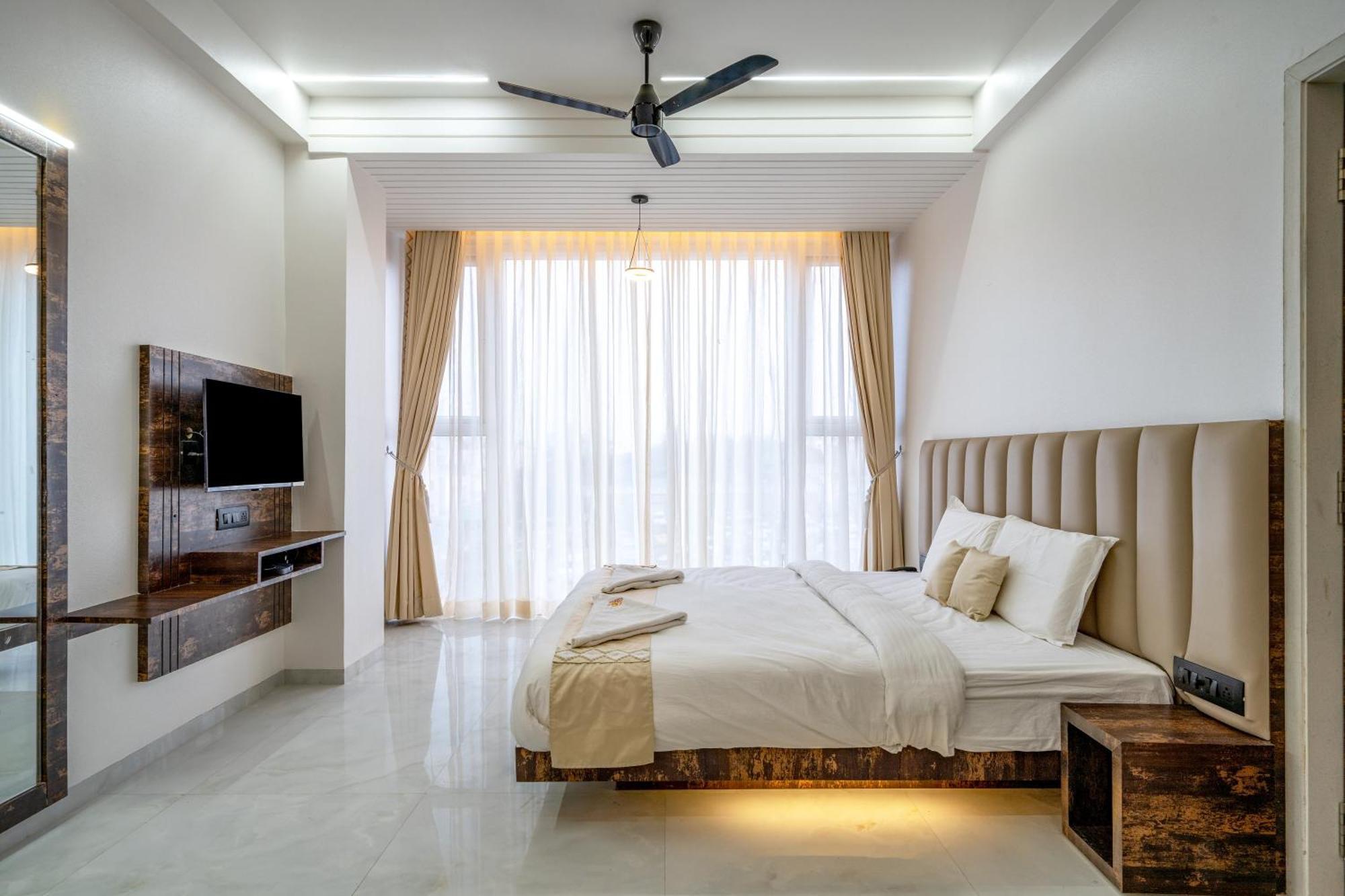 Hotel Darshan Executive Tuljapur Exteriör bild