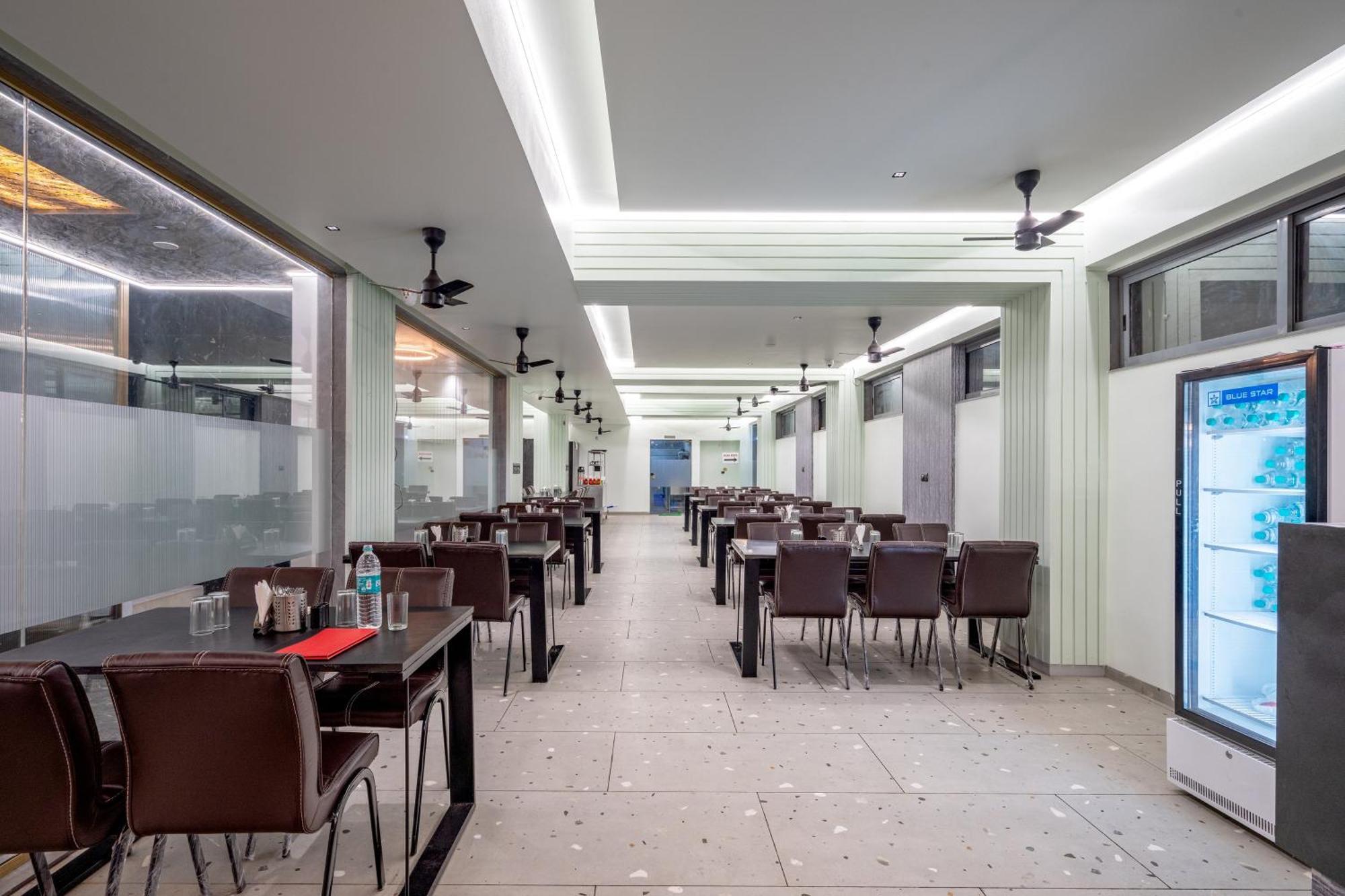 Hotel Darshan Executive Tuljapur Exteriör bild